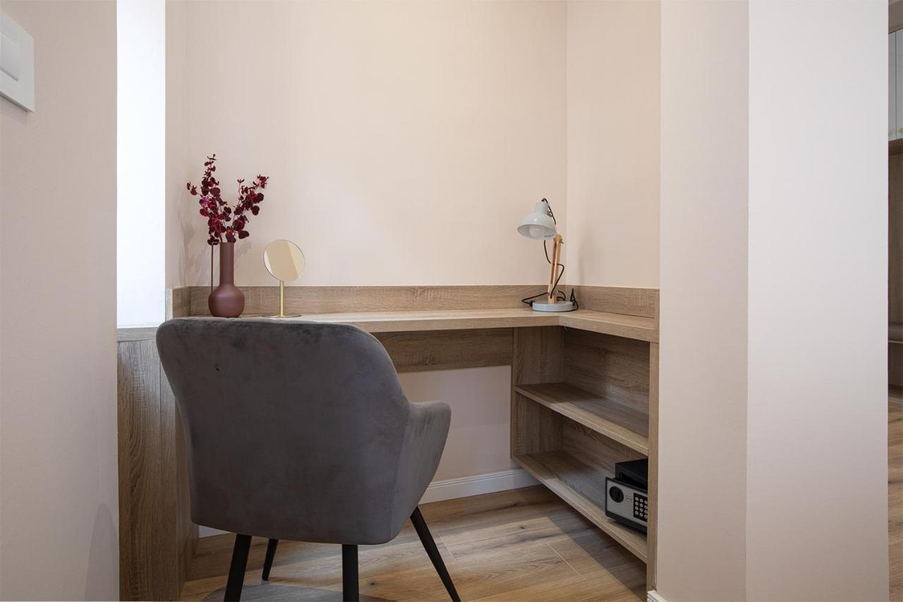 Grand Munz Appartement Pula Buitenkant foto