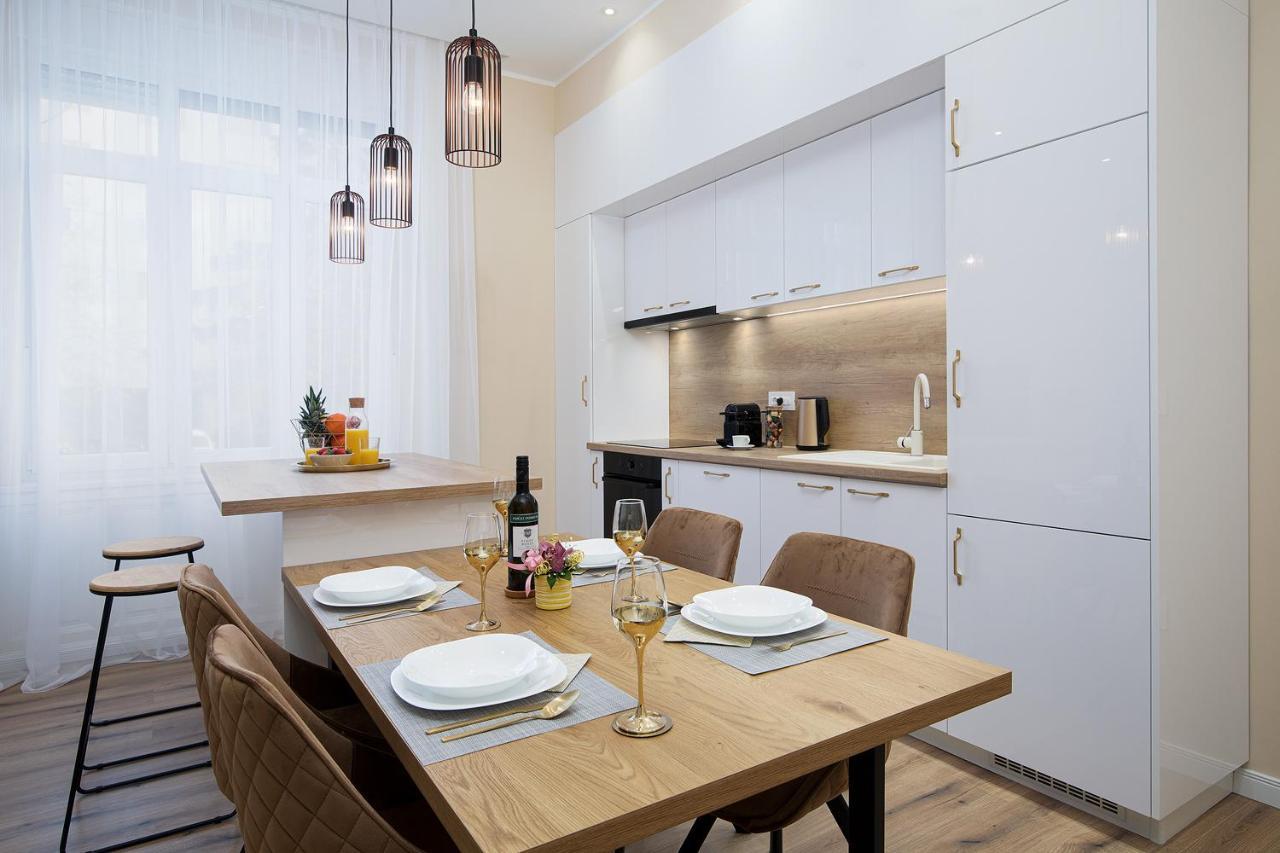 Grand Munz Appartement Pula Buitenkant foto