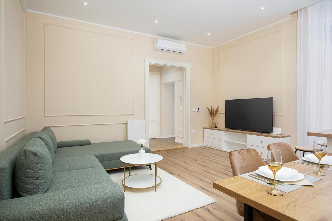 Grand Munz Appartement Pula Buitenkant foto